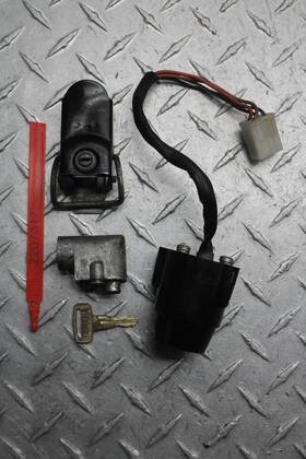 Yamaha 2207317 1977 Dt100 Ignition Lock Set 1-key